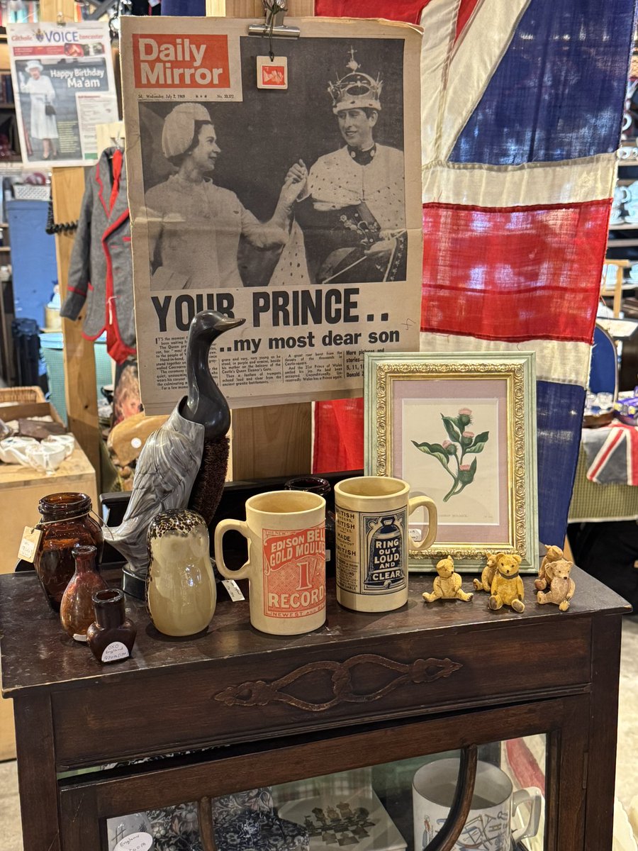 今日も高知蔦屋英国展を開催しています。今日からティールームに京都はAuroraSweetさんスコーンが登場しました。プレーンとマロングラッセです。