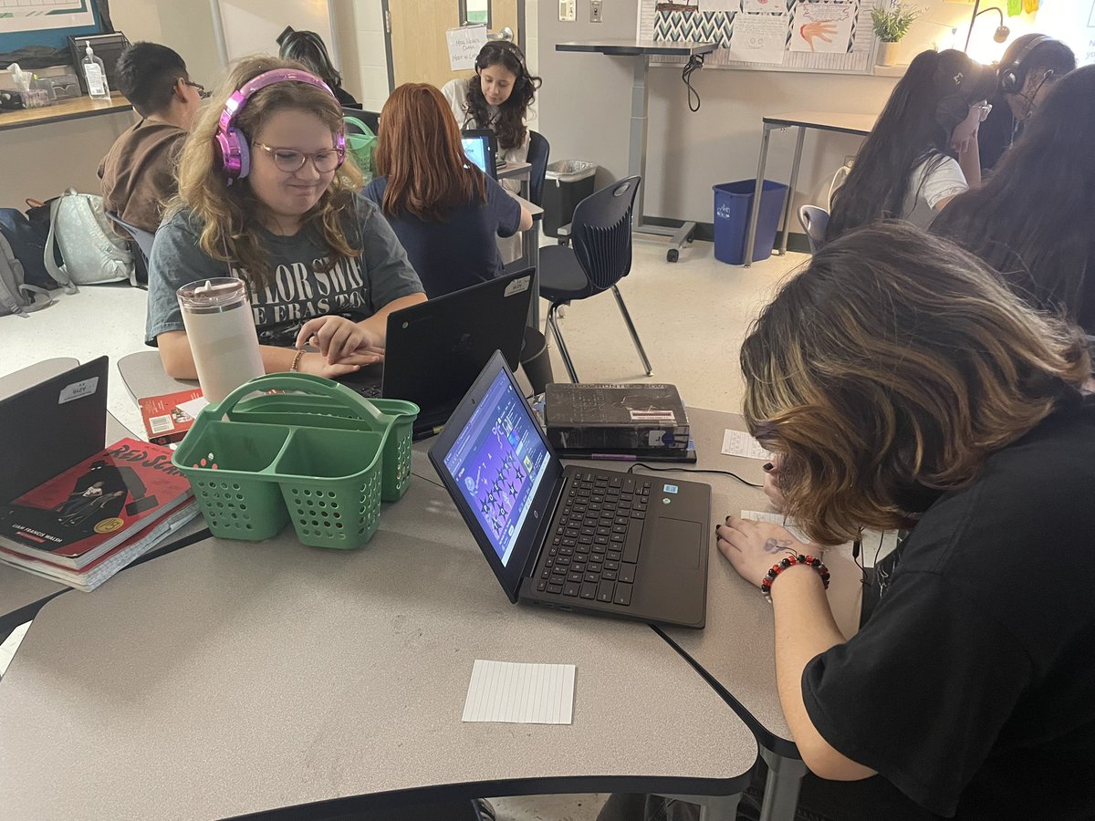 MrsTamiNeal's tweet photo. With our #PoetryPodcast done, we spent some time #reflecting.   I’m so proud of them for their constructive feedback and positive messages to each other.  @NISDJordanMag @nisdmsela Then we #reflected on our own #Learn &amp; #grow https://t.co/uAC0UfxGRf
