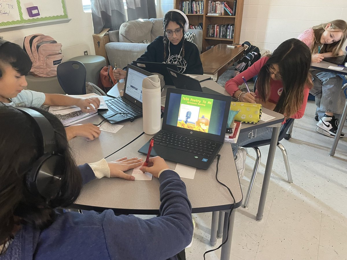 MrsTamiNeal's tweet photo. With our #PoetryPodcast done, we spent some time #reflecting.   I’m so proud of them for their constructive feedback and positive messages to each other.  @NISDJordanMag @nisdmsela Then we #reflected on our own #Learn &amp; #grow https://t.co/uAC0UfxGRf