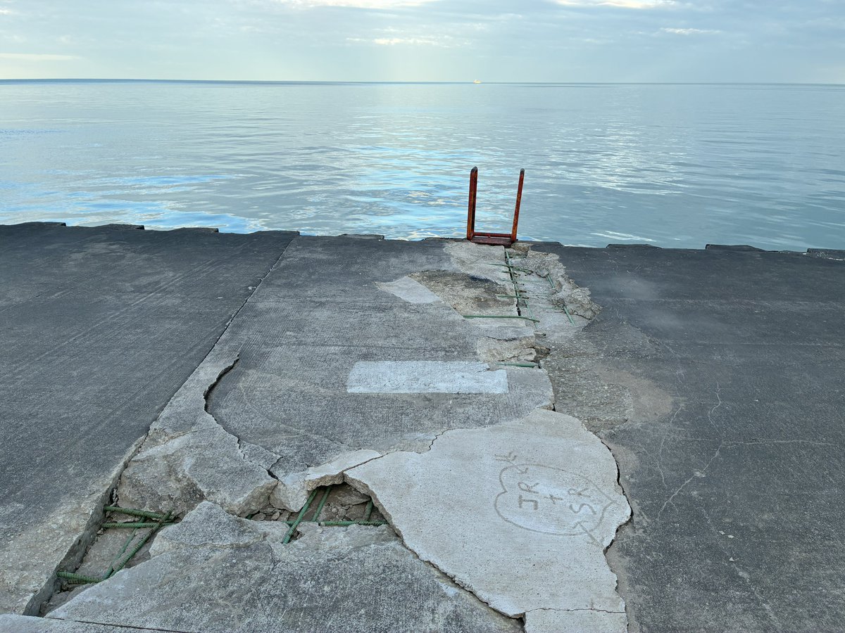 Chicago bitches be like “beach dayyyyyyy”