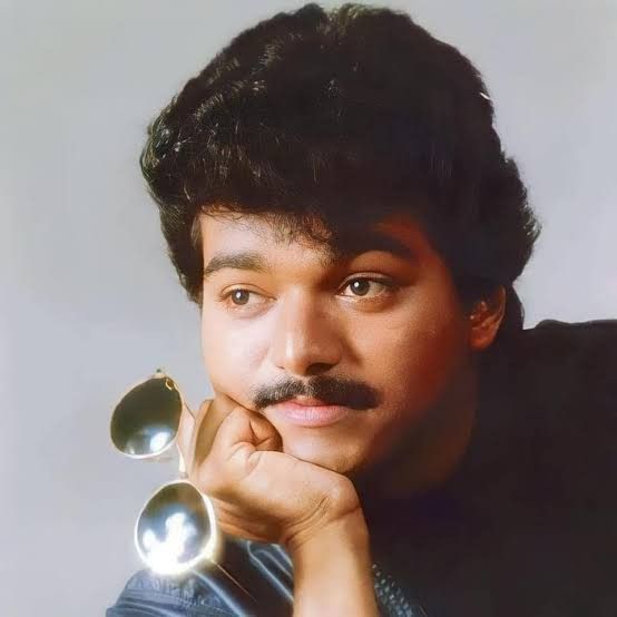 darkog007's tweet photo. Thalapathy indeed has a CULT following,People support shows how much they connected with him irrespective of any issues,They juz don't get mad at him at all,my extended family athai's (OG 90's batch) are still supporting him &amp; saying it's his personal life.

@actorvijay ❤️ https://t.co/w8ys2fmgC5