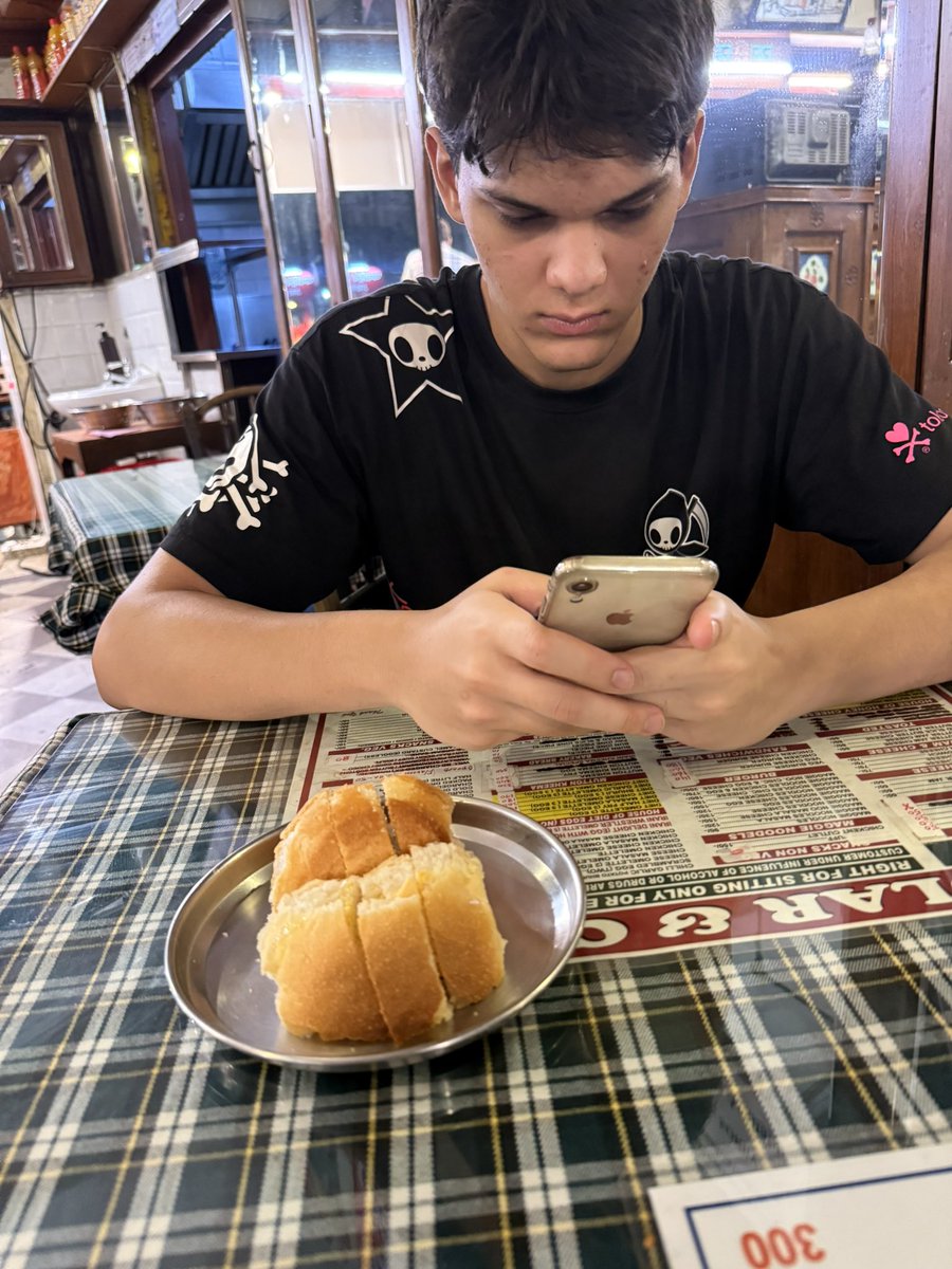 7viv10's tweet photo. #careandlove #alovelikethat It is often said that our happiest moments or the most meaningful conversations we share are over a meal or a beverage. I feel like the conversations we hold in these moments are integral in understanding and keeping the most profound thoughts of love. https://t.co/wCXPA6t5xP