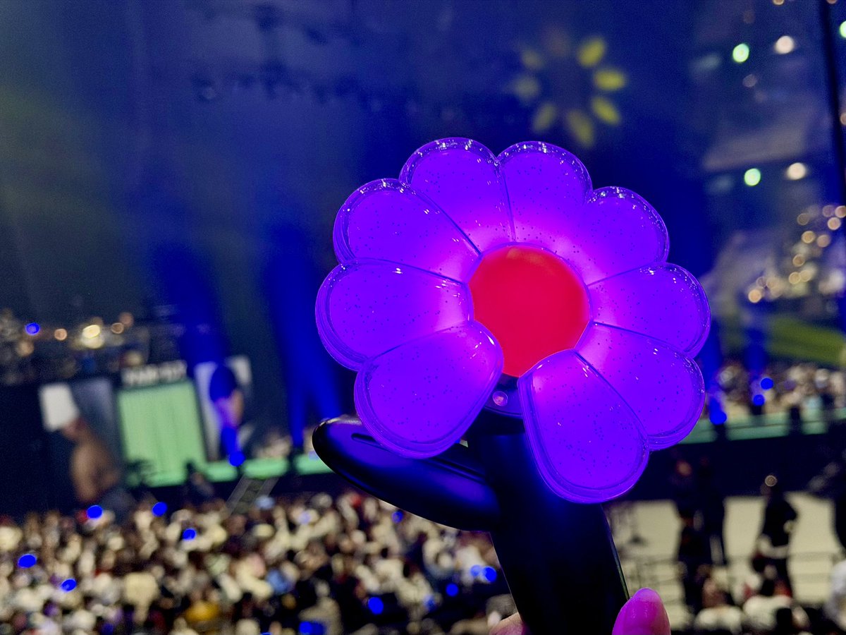 run_sd's tweet photo. もう2週間も過ぎちゃった
アリーナはジヨンが近い♡♡♡
2日間、存分に存分に存分に♾生ジヨン♪
楽しかった。
毎日むちゃくちゃ忙しくてもガンバレる 

'FAM’ MEETING [FAM+ILY : FAMILY : FAM I LOVE YOU] IN JAPAN https://t.co/F79OaqKK19