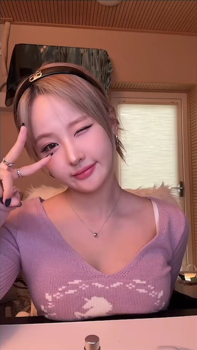 자꾸 피식거리면서 웃는 내가 싫다