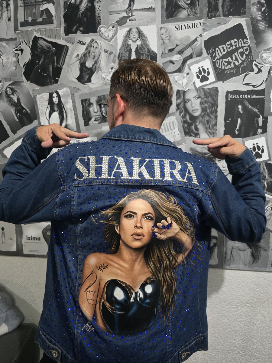 Shakifanatico's tweet photo. Hoy toca ir con mi playera de Barranquilla porque habrá sorpresas Barranquilleras y con la Chamarra de la suerte para ver si me encuentro a @shakira en los taquitos del GNP después del concierto 🤞🤞💫 #LMYNLWorldTourCDMX #LasCaderasMex #SiemprePresentes https://t.co/mNXtE1PdzO