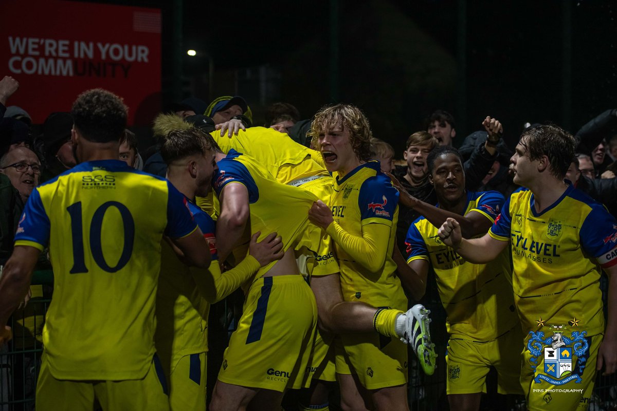 Philhill1961's tweet image. 🔴⚪️ @lowerbreck 0-3 @buryfcofficial 🟡🔵
Another brilliant display from the lads tonight…AND STILL!!! Top of the league…GET IN!!!UTS!!!
#buryfc #shakers #nonleague #northernpremierleague @officialnorthernprem