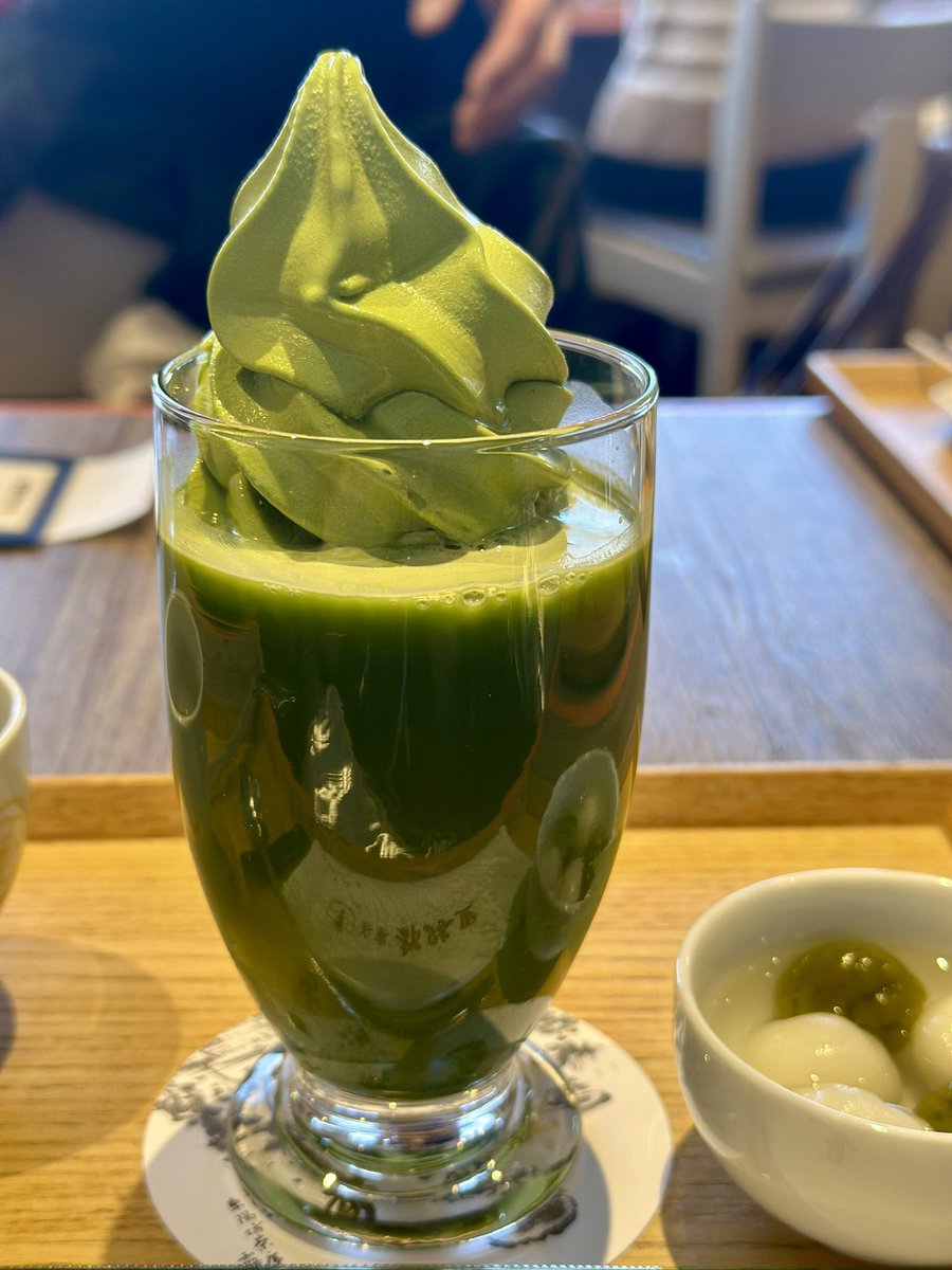 mindforest0812's tweet photo. 京都駅近くで焼肉ランチ🥩からの都路里で抹茶パフ��🍵
美味しかったー！ https://t.co/xWQTDtD0IC
