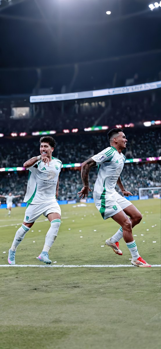 ⁴ᵏ للي يبيها خلفية ! 👑💚