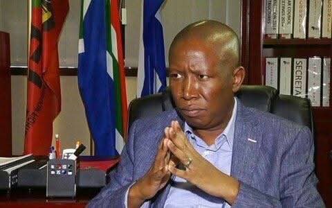 Whenever I'm showing you a picture on my phone...do not swipe left or right..no!😂😭