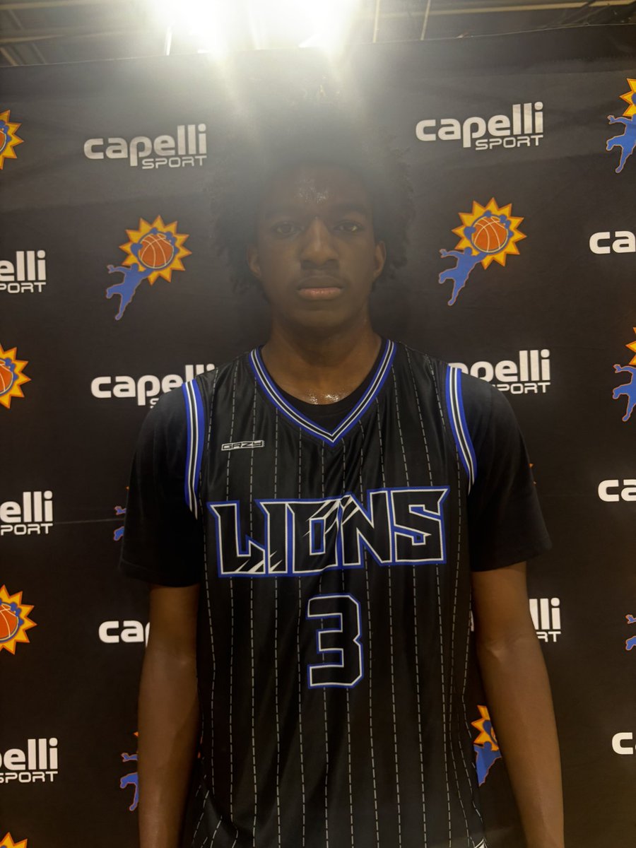 BigShotsGlobal's tweet photo. #BIGSHOTS #PrepNationals 

High School Platinum Blue 

Teays Valley Christian (WV) - 65 
3 Carson Hayle 18 
22 Zay Turner 12 

Accelerate Academy (NC) - 51 
1 Abraham Kanneh 14 https://t.co/rESeEVeTaf