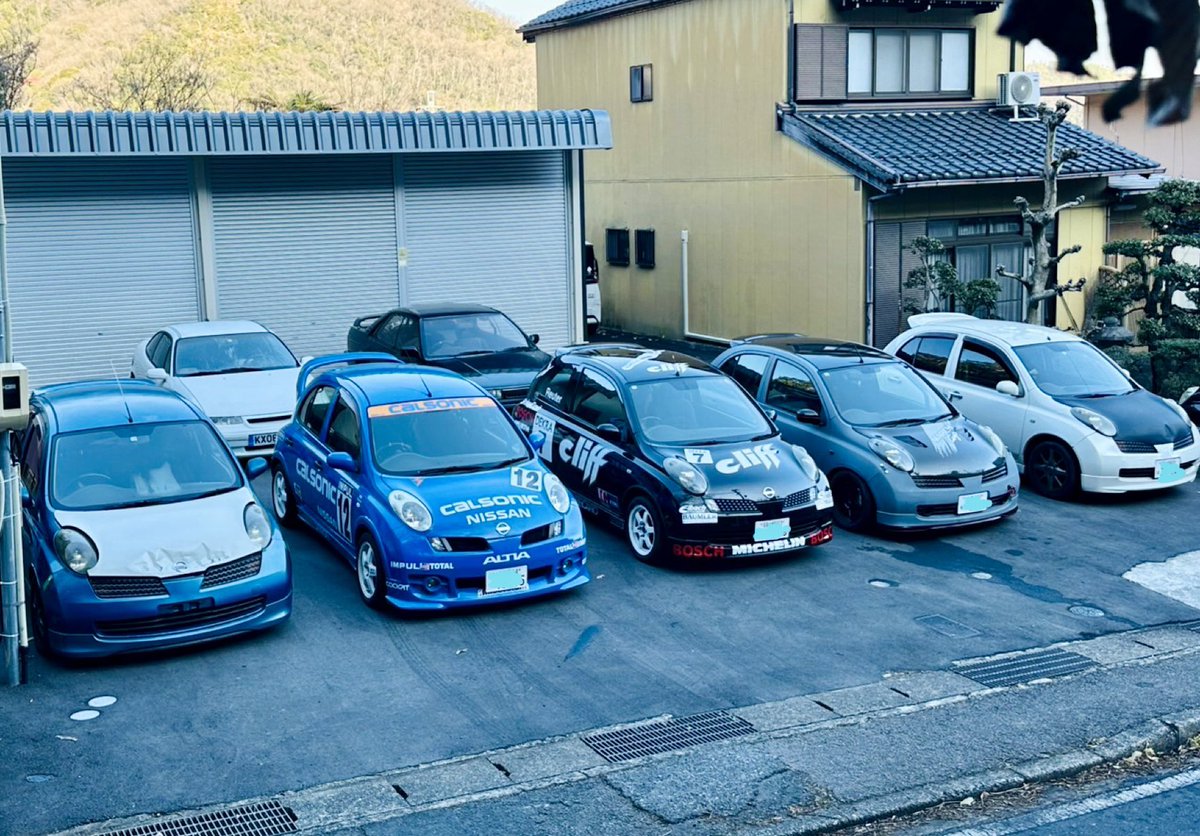 SSSR_RNU12's tweet image. 検索するとこっちのマーチより　　
コアラのマーチがより沢山出て来るのが悲しい。

#K12#癖強マーチ