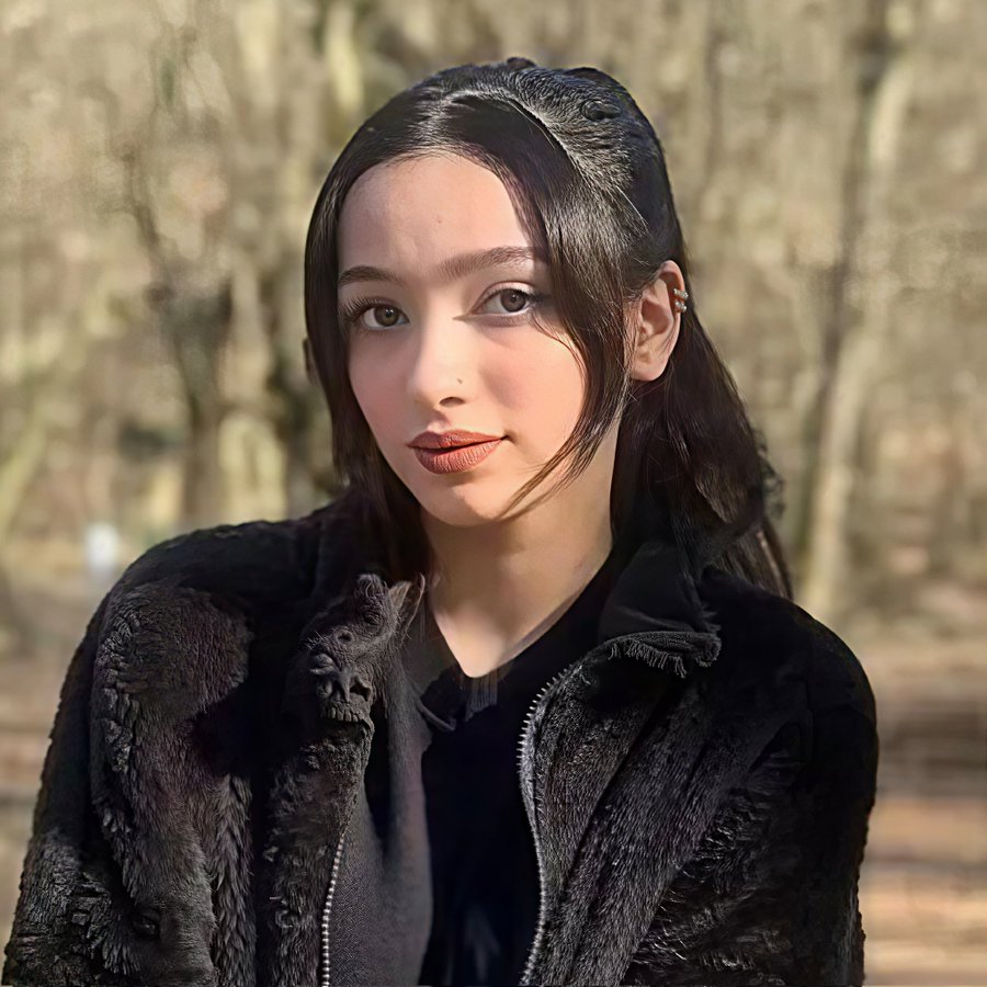 ⚠️⚠️⚠️ URGENTE:
Sagher Gholami, de tan solo 19 años, fue arrestada violentamente a principios de febrero y condenada a muerte. Se desconoce su paradero y estado de salud.

Su vida está en peligro. Sé su voz.