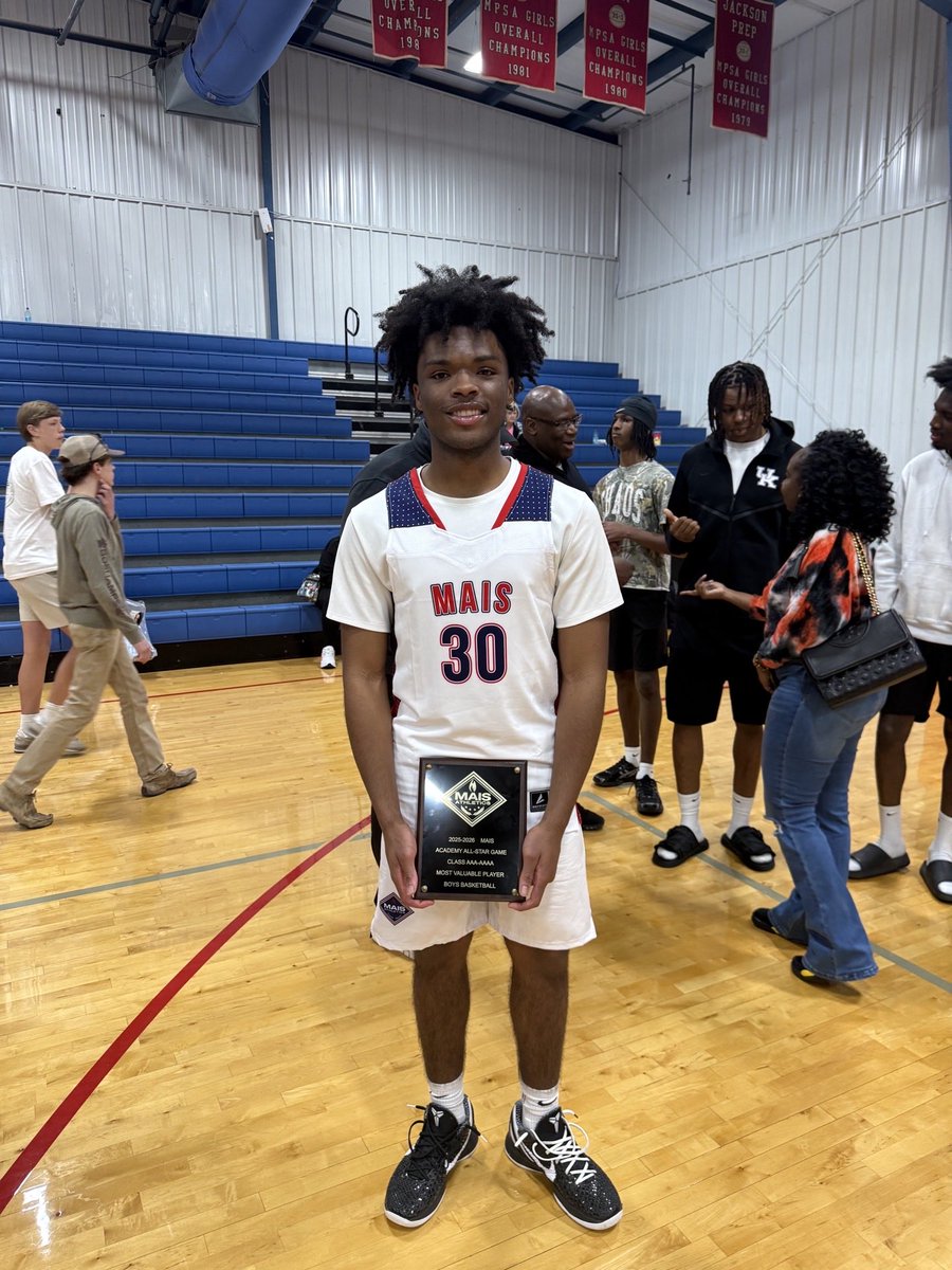 C G L E E S E tweet media