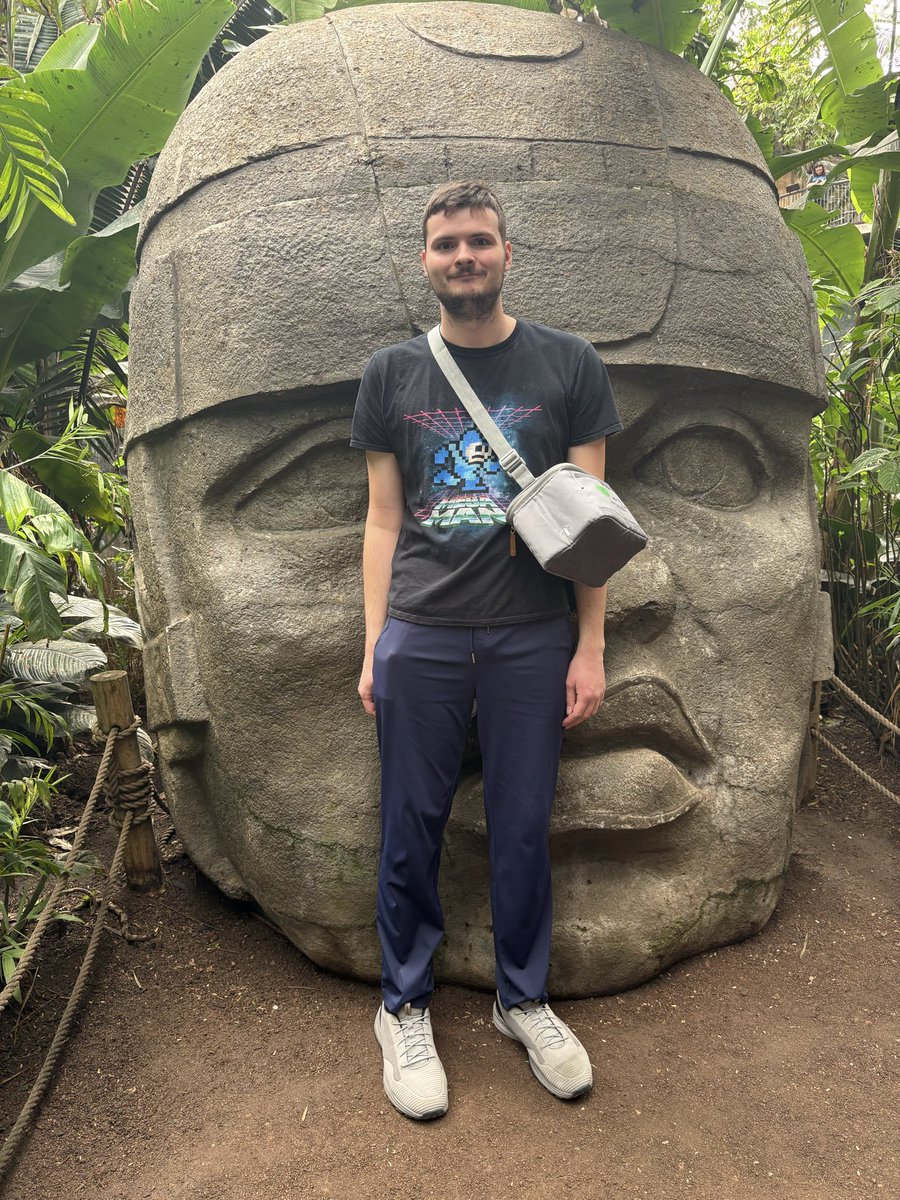 MTailsProwerr's tweet photo. Went to the zoo today. https://t.co/GQgWoRy2iL