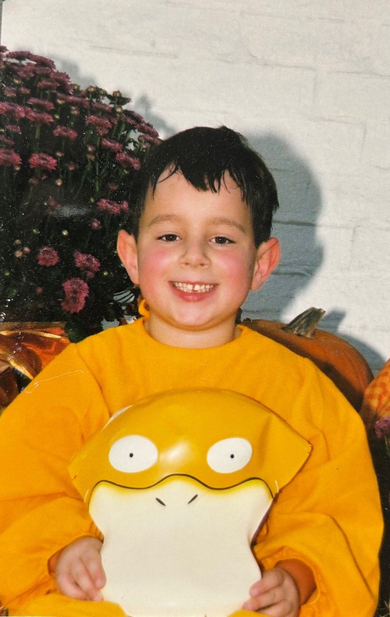 ourfirstcaress's tweet photo. I’m Mister Psyduck right hand arm.
Man. I’m Mister Psyduck everything. 
His confidant, his best friend… His silly rabbit. https://t.co/fIZWLq6IAy