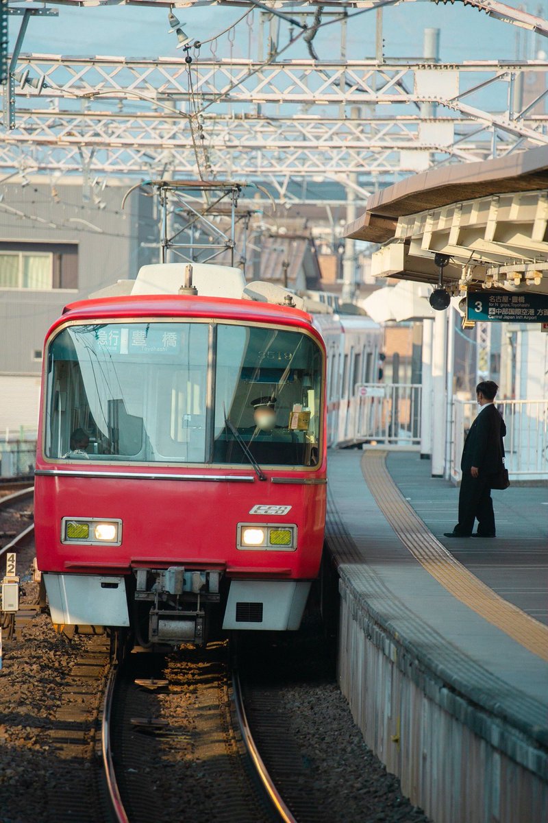 miyaura_3500's tweet photo. 3500系未更新車がついに消滅
『急行 豊橋』の方向幕が一番似合う車両でした https://t.co/GwfUMh2A7k
