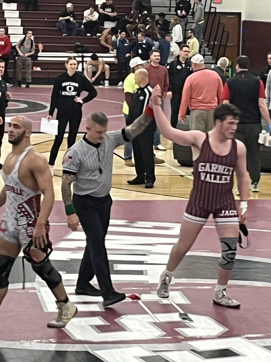 GVWrestlingTeam's tweet photo. Paxton Hunt will battle in the semifinals tomorrow, and five other jags will be ready to roll at 9:30 AM. We will have more updates tomorrow morning!
@GVAthletics https://t.co/uyq5hKmyUZ