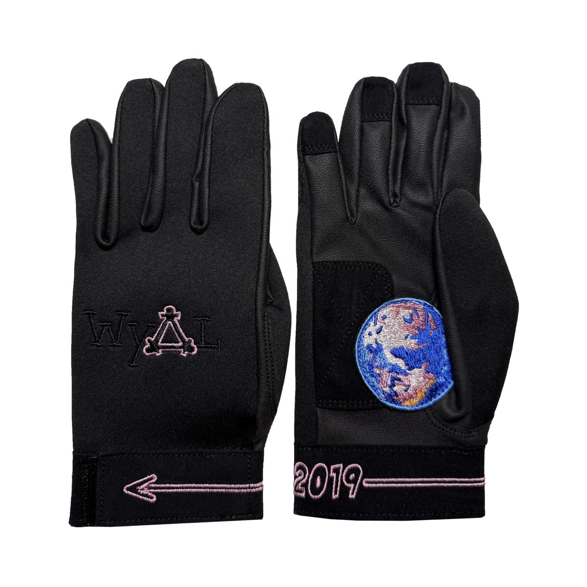 ForeverWYOL's tweet photo. WORLD IN MY HANDS GLOVES: Available Now! https://t.co/qodqAPajlp