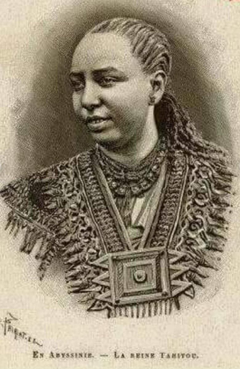 “በተለይም ጣልያኖች ቀድሞ ውሀ ያገኙበት የነበረውን ምንጭ በእቴጌ ጣይቱ ጦር ከተዘጋባቸው በኋላ በጥም ተሰቃዩ፡፡ የኢጣልያንን ጦር በመጨረሻ የፈታውም ይኸው ነው፡፡” ፕ/ር ባህሩ ዘውዴ
ከአምባላጌ ቀጥሎ የነበረው የመቀሌው ከበባ ብልሀት አመንጪ 👑