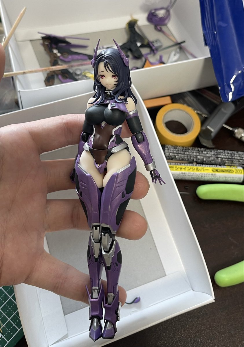 出来てきたーー！
ダークグレーの関節とパイプスプリングがどっかいったので買いに行く〜！