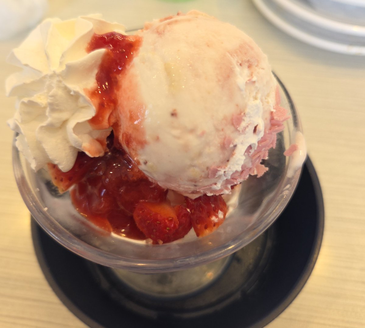 Post by Luluka🍓@2026-03-01 Reset on X: いちごパフェ🍓