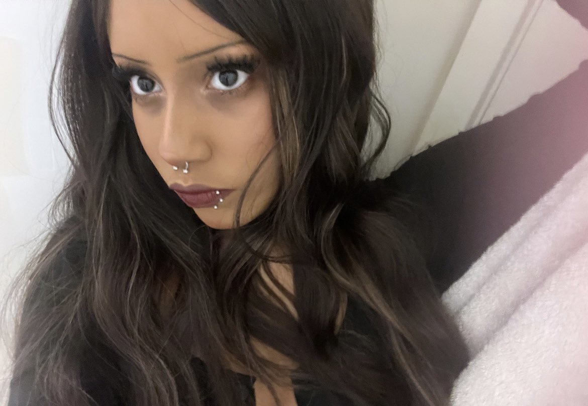 Nice Girl tweet media