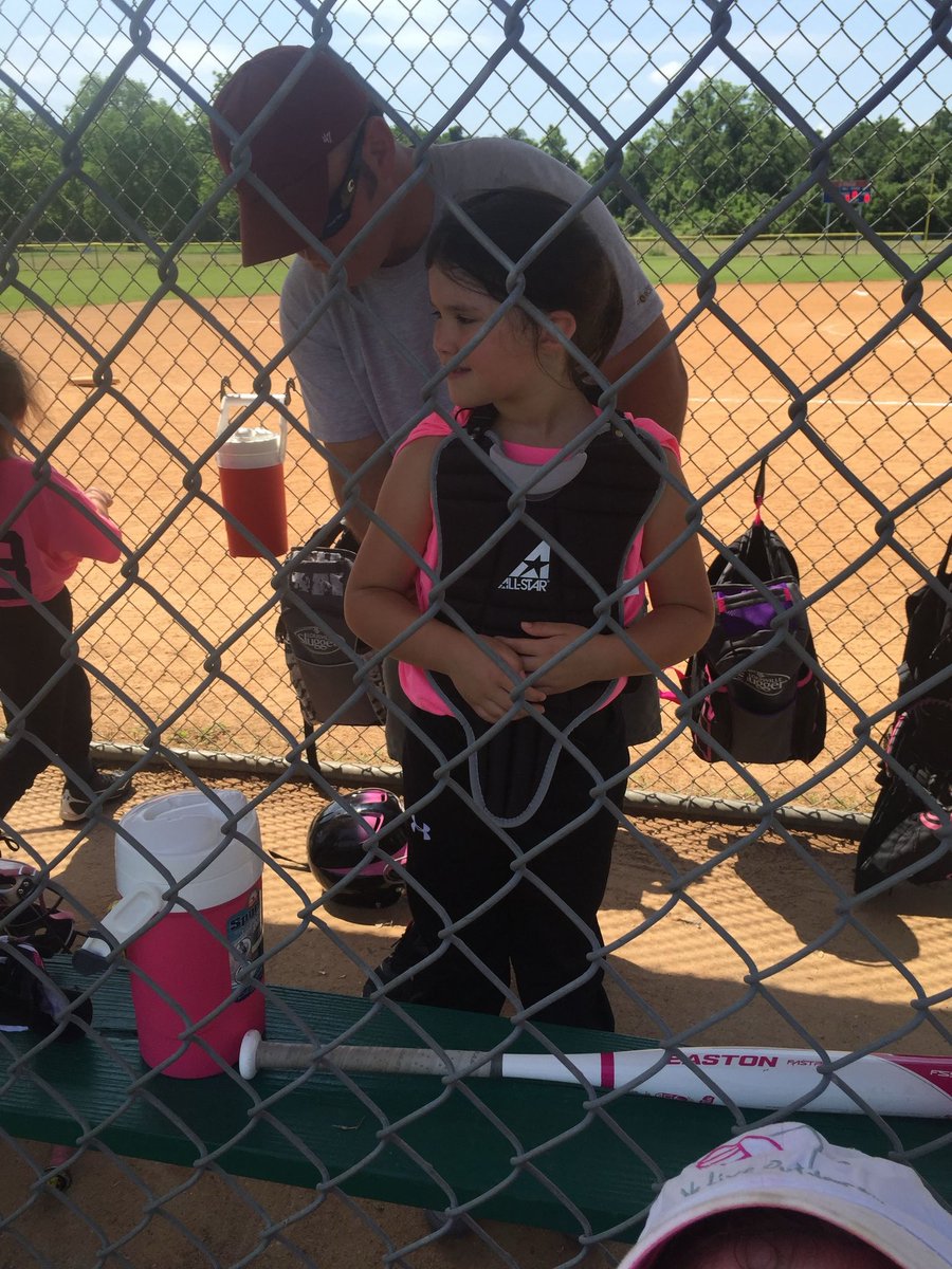 hannahinix's tweet photo. I'm so excited to share my decision to attend and to continue playing softball at Millsaps College! Thank you to my parents, coaches, teammates, and everyone else that had a part in my softball experience and making this dream a reality. 
GO MAJORS!!! 💜🤍💜 https://t.co/NN4YgbAa2h