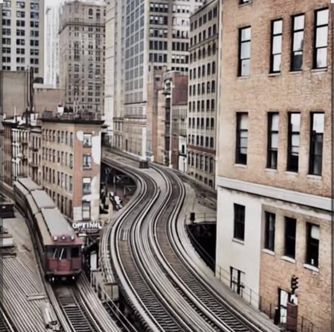 meinnyc130's tweet image. How CLOSE "some" buildings STILL are in #BrooklynNY &amp;amp; #QueensNY...to the Subway Lines..😎
#12AngryMen
#TCMParty