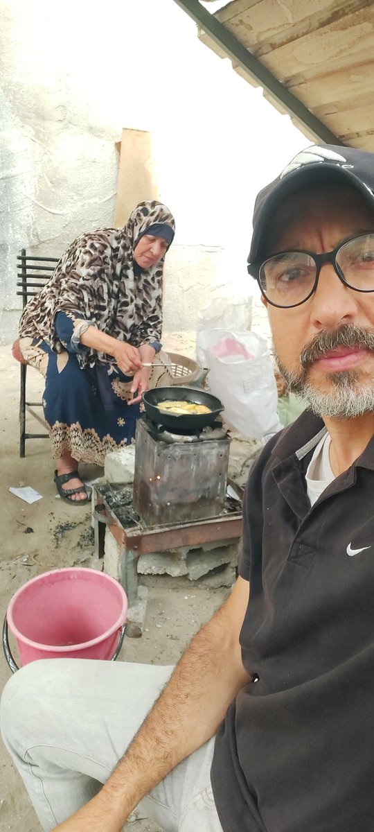 ashrafsafy80's tweet photo. I’m writing this with tears in my eyes. I can’t take it anymore. I’m completely exhausted and suffering in silence. 😭
All that matters to me is keeping my family safe. Please help me provide healthy food for them.
If you’re scrolling and can’t donate, please leave a dot . https://t.co/2zhswCT2sb
