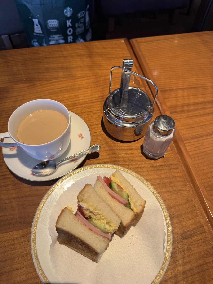 dashi_tsukkomi's tweet image. 丸福さんでモーニング！　#café #喫茶店　#sandwich