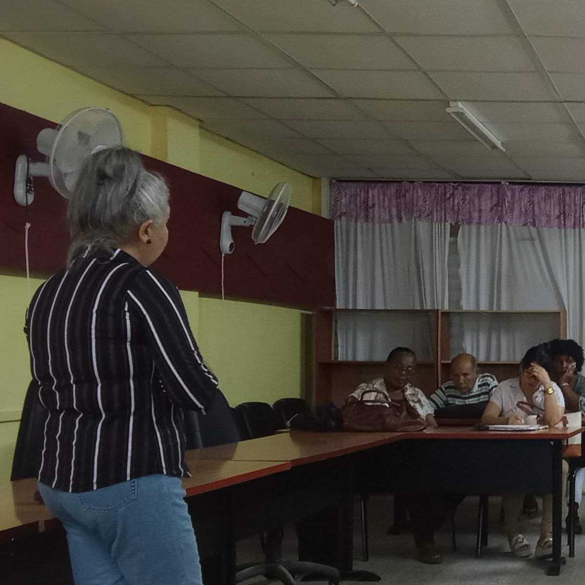 #UCMLT ⚕️
Dirección de Ciencia e Innovación Tecnológica ⚛️desarrolla Taller con profesionales d la universidad para facilitar la preparación de expedientes para categorías d investigadores 
Vamos colegas, #SiSePuede 🇨🇺
<a href="/dgslastunas/">Dirección General de Salud Las Tunas</a> 
<a href="/MINSAPCuba/">Ministerio de Salud Pública de Cuba</a> 
<a href="/YelenysLasTunas/">Yelenys Tornet Menéndez</a> 
<a href="/vicerrectucmlt/">Vicerrector General UCMLT</a>