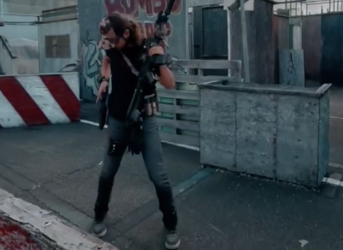 自称トトロ tweet media