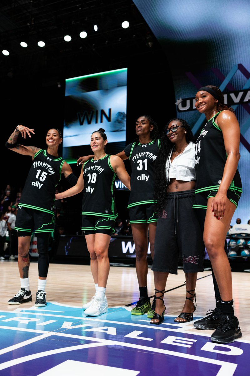 Unrivaledwbb's tweet photo. SCARY HOURS 👻 https://t.co/VayR2rdlu8
