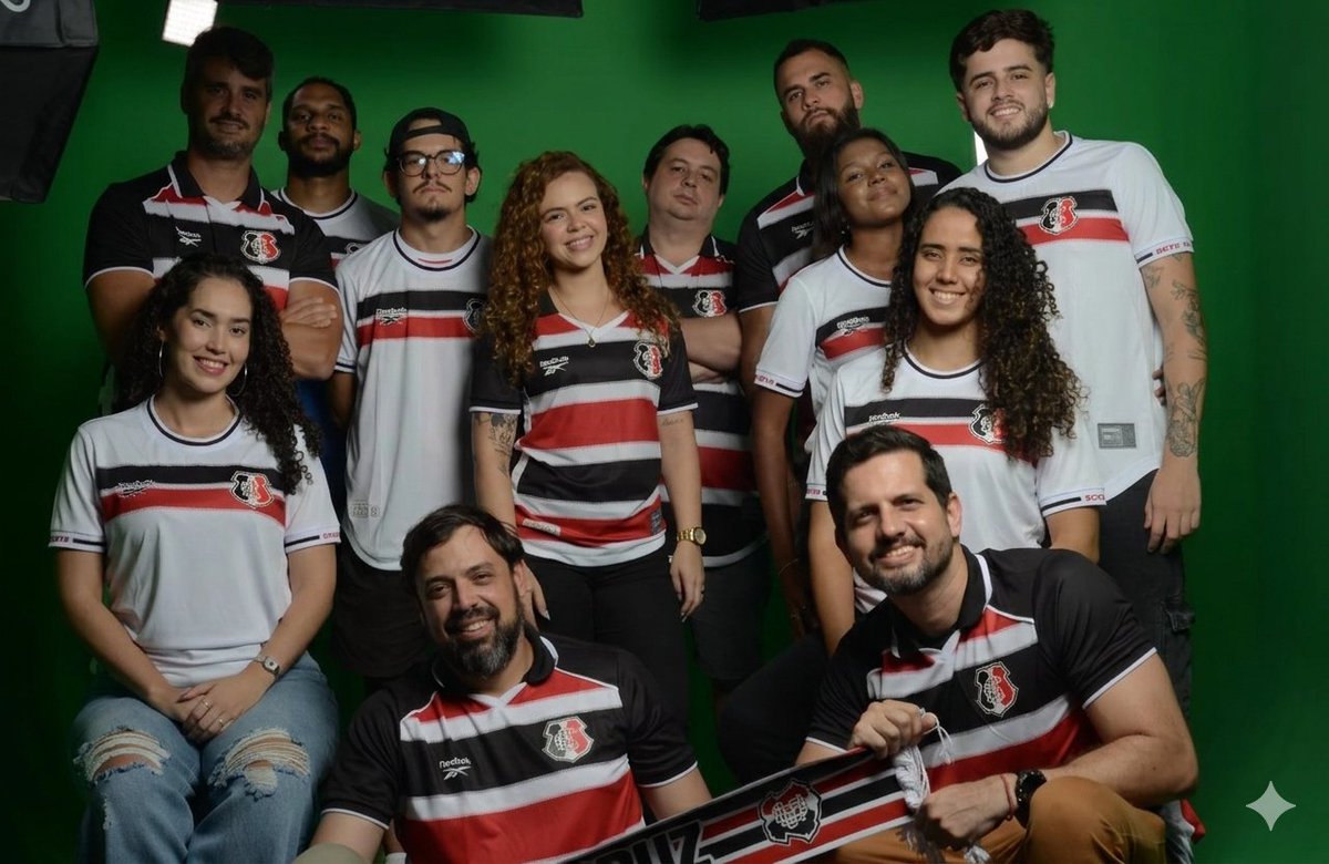 guilhermecleite's tweet photo. Pra fazer TD em 3 dias e com a faca nos dentes entrando pelas madrugadas, tem que ser incondicionalmente Santa!

Torcedores e equipe do clube na campanha! 

Sem atores. Por isso o sorriso é largo! https://t.co/TvWipijUC7