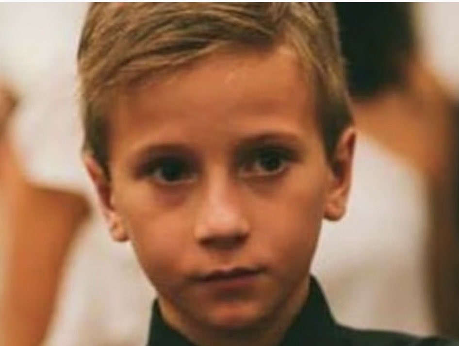 CarolinaPiparo's tweet photo. En la tarde de Navidad de 2016, Brian Aguinaco, de 14 años, paseaba con su abuelo cuando fue asesinado de un disparo en la cabeza por motochorros.

El asesino tenía 15 años y no pasó ni un solo día preso.

Eliana, su mamá, aun sabiendo que su hijo nunca iba a tener justicia, habló durante años sobre la necesidad del Régimen Penal Juvenil que hoy aprobó el Senado.

Un abrazo a ella y a su papá, Fernando, y gracias por no bajar los brazos a pesar de tanto dolor.