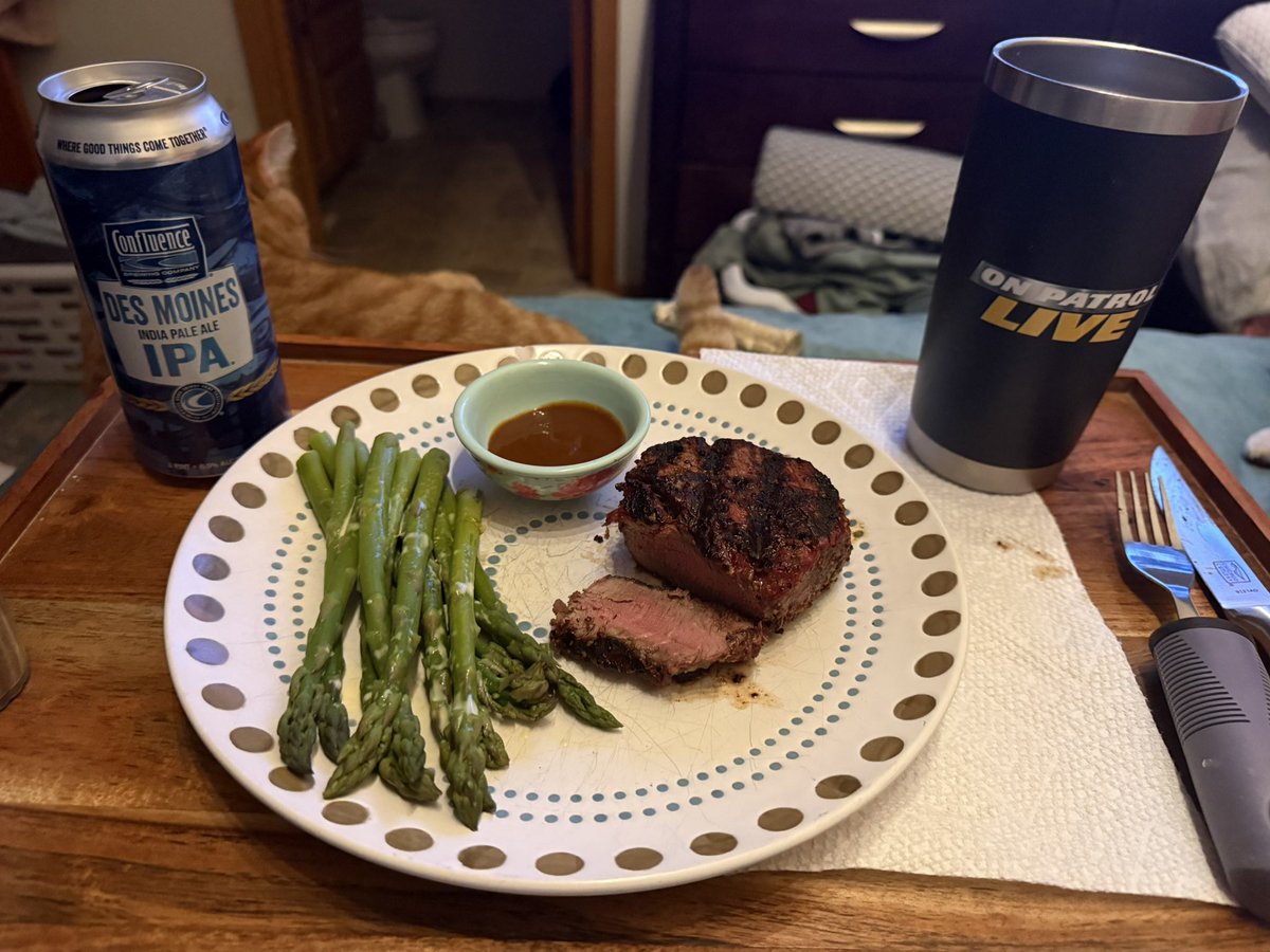CHDAngelMom's tweet photo. #OnPatrolLive #FirstShiftEntree Filet Mignon w/ Asparagus &amp; @ConfluenceBrew #IPA #OPL #FirstShift #OPLive #OPNation @ReelzChannel https://t.co/RnO9vcENvO