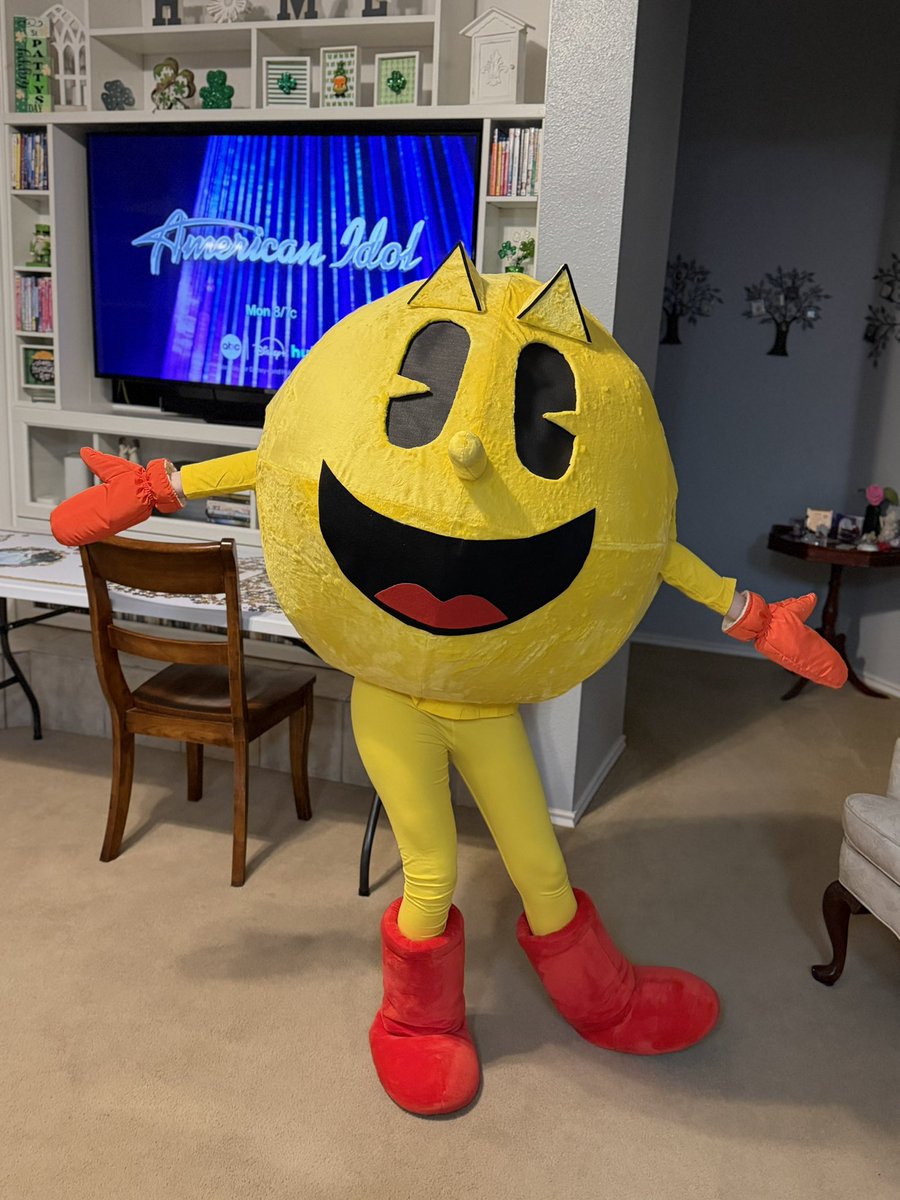 ModifiedPacMan's tweet photo. Did someone say cake?
My Pac-Man cosplay is complete💛
I’m so proud of my baby https://t.co/rWkRRYPRDv