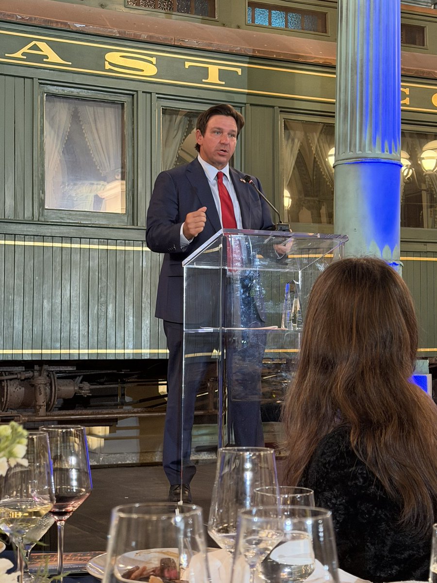 glennbeck's tweet photo. At a the GLI liberty dinner honoring Larry Arnn (president of Hillsdale college) listening to the BEST Gov in the USA @GovRonDeSantis .   If he doesn’t run for President he needs to move to Texas and run for Governor.   What he has done for Florida is nothing short of Amazing!  I would take him Happily in either role.
