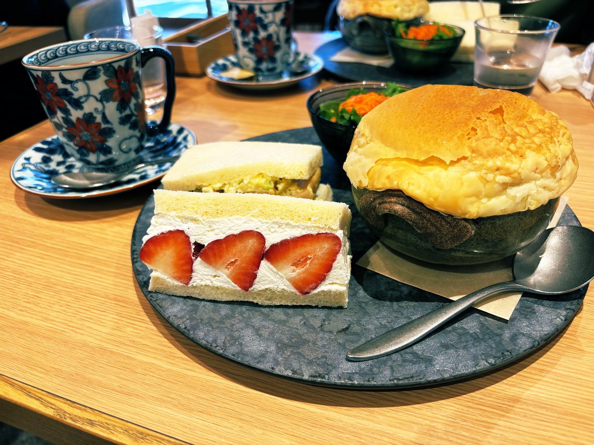 七月。 tweet media