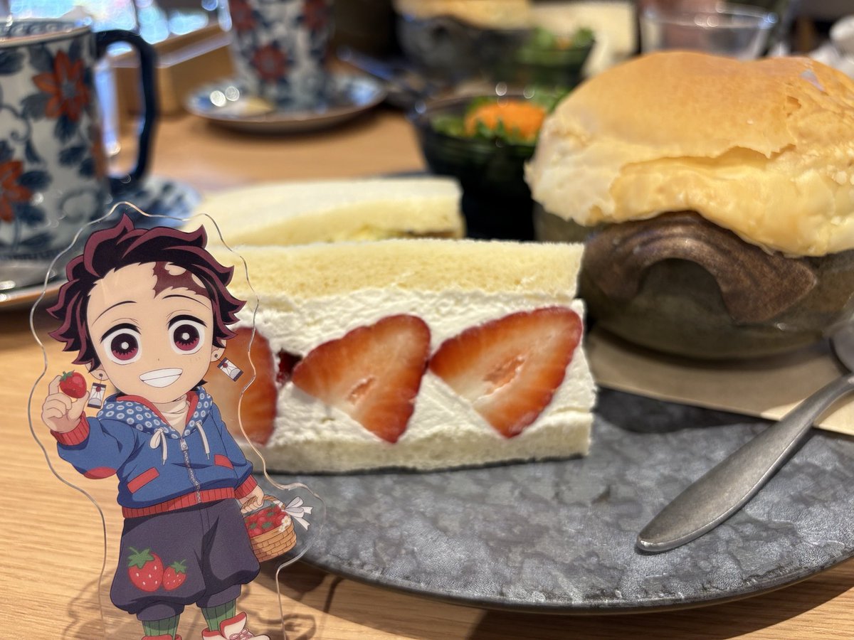 七月。 tweet media