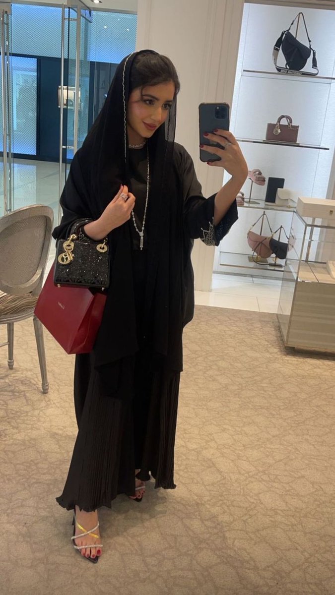 هــيـــــــــــرا 🦌 tweet media