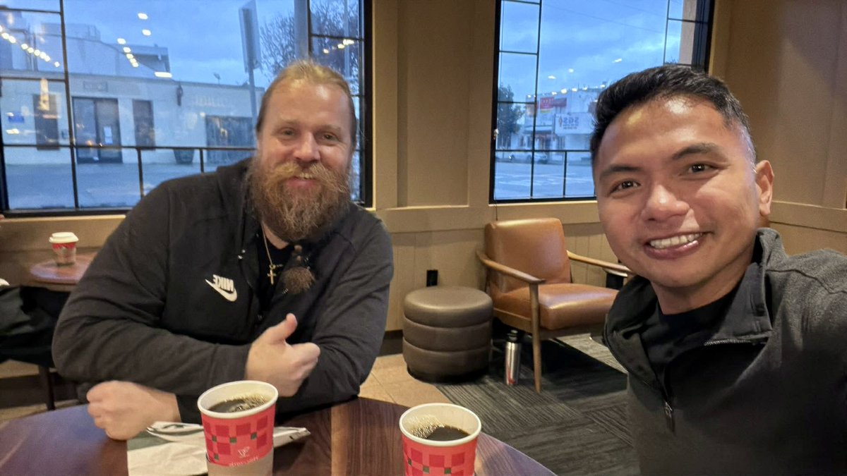 13+ years later—reunited with Alffy at Starbucks in LA ☕ He's thriving, vibes still strong. Felt like yesterday. Hope to link up again soon. Grateful for old friends.
#LosAngeles #Reunion #OldFriends #CoffeeVibes