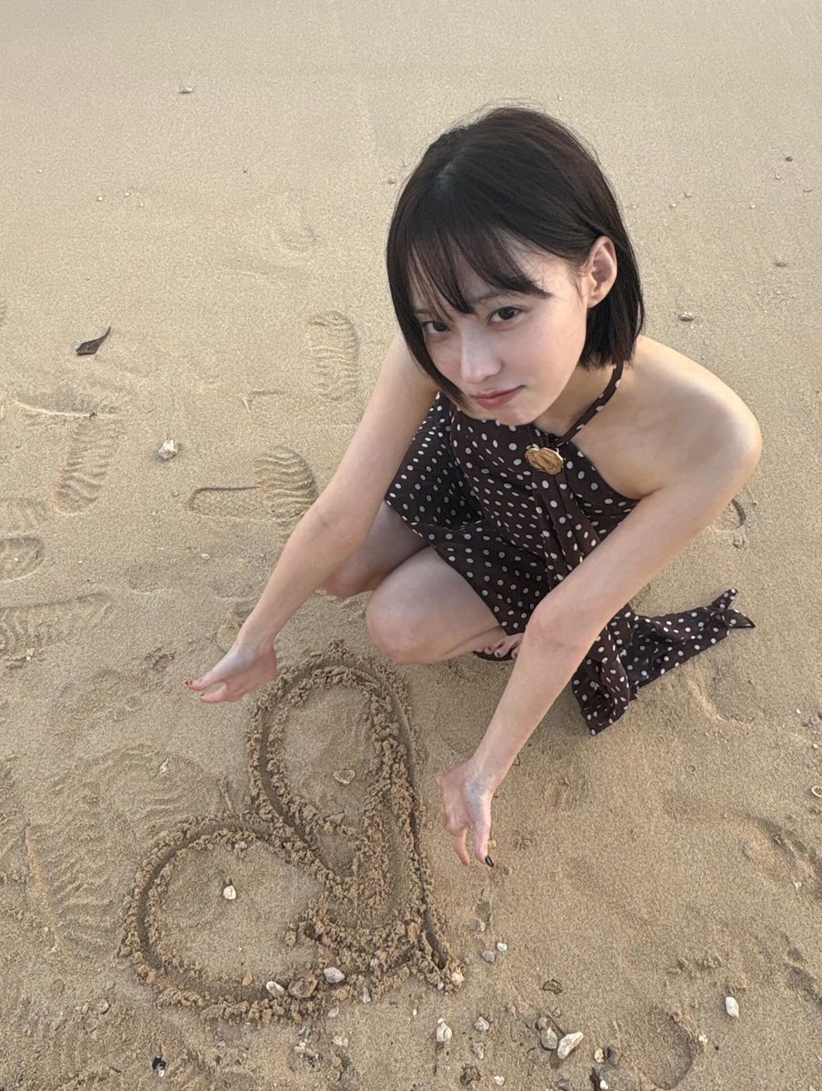 show me love? okay, this is mine. points to the little heart i made. isn’t it cute? sometimes love is that simple. so if anyone ever asks me, “how do you know you love someone?” i’ll just show them this. proof of my love, made in the cutest way.