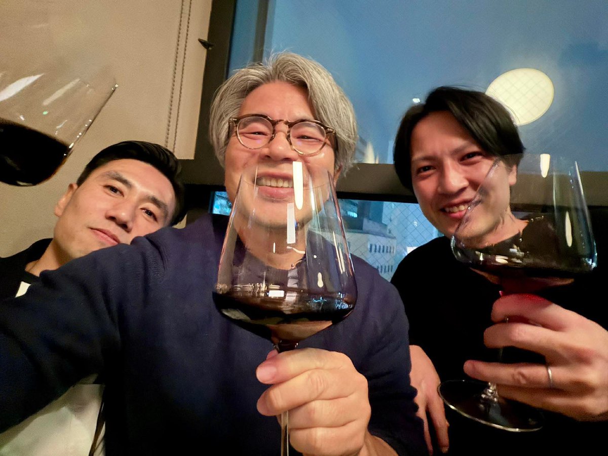 masafumiasano's tweet photo. セミナー終わりに仲間と合流。

地元民じゃないと絶対に辿り着けないであろうステキなお店に連れて行ってもらいました。

最後は屋台でとなりの席に座ってた謎の経理部長と朝まで飲んでしまった…

福岡最高ばい。 https://t.co/vdW5npB3zC