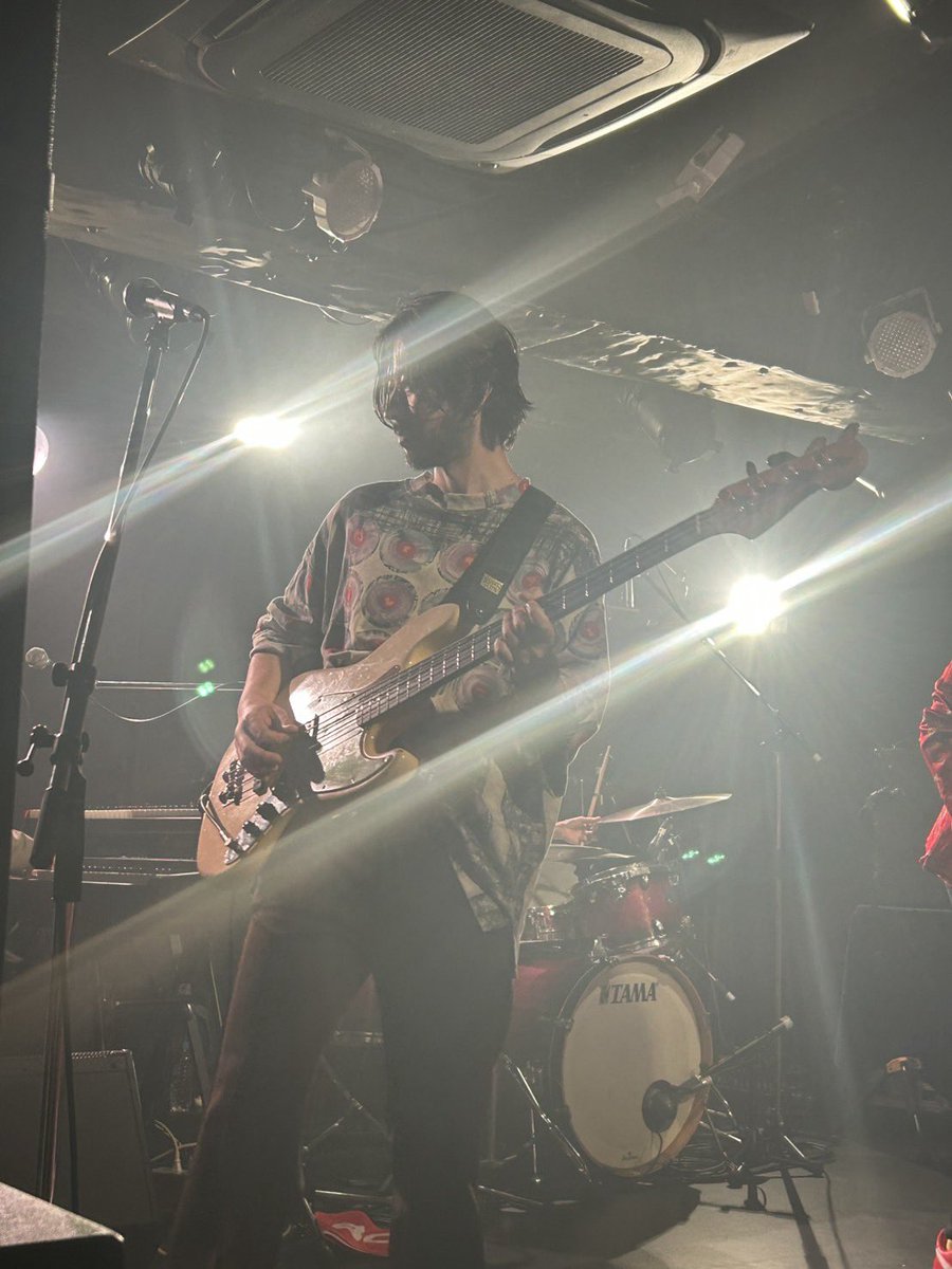 ItsTHEBOHEMIANS's tweet photo. 昨夜はツアー3本目、名古屋UPSETにご来場いただきありがとうございました！！

素晴らしい雰囲気と盛り上がりでした
みなさまに感謝します

本日は4本目、大阪JANUS、開場17:30開演18時予定です。

※先行物販14:00〜15:00予定 https://t.co/kH2vqiUIUS