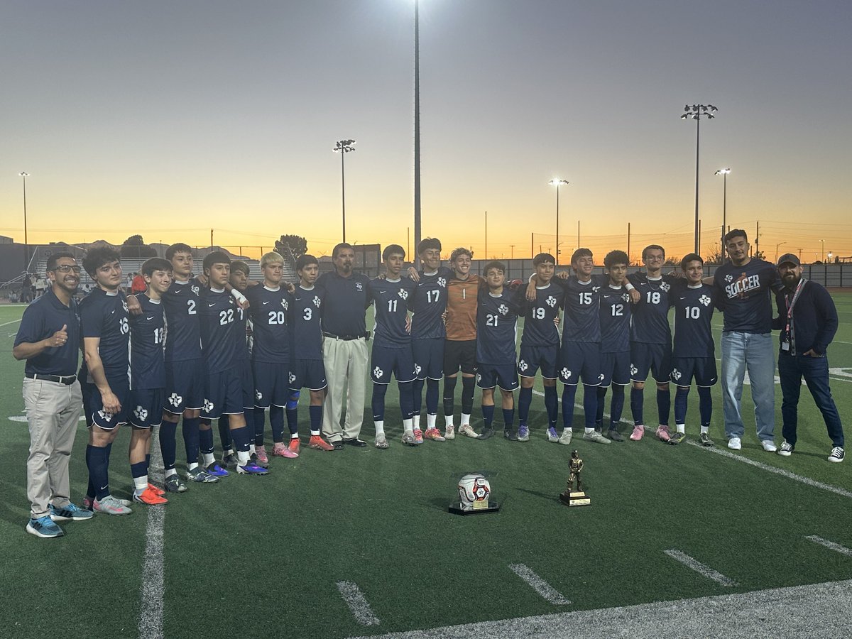 Victor A. Lara tweet media