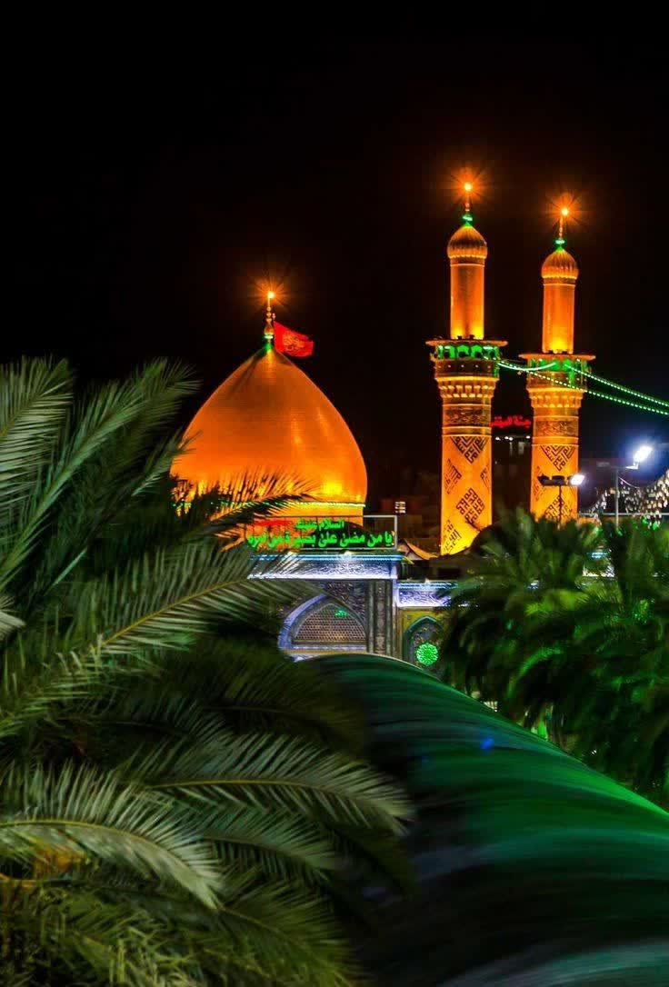 سحر روز دهم  شد  دلم بیتاب است 
بیقرار حرم  و مست می ارباب است 
ثلث ماه رمضان رفت و هنوزم دل من 
نگران   عرفه  در  حرم   ارباب   است
#فالوبک_تضمینی 
#حمايت_انقلابى
