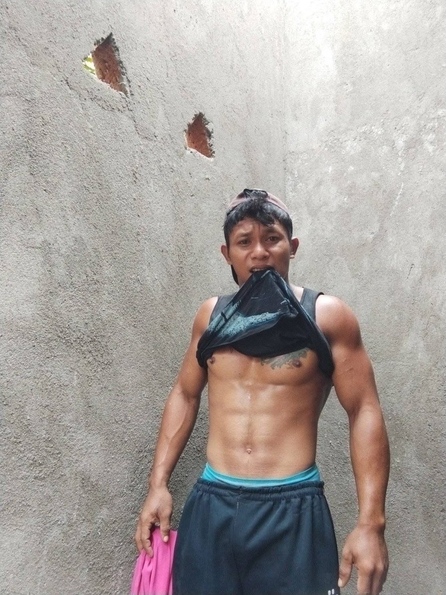 ROTI 🍫 Sedikit Gosong tweet media