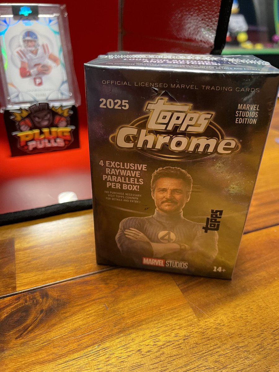 PlugPulls's tweet image. Late night rip @CardPurchaser. Never had one of these before😌. Hits will be below. 

#pulltheplug #marvel #fridaynightlights #fridayrips