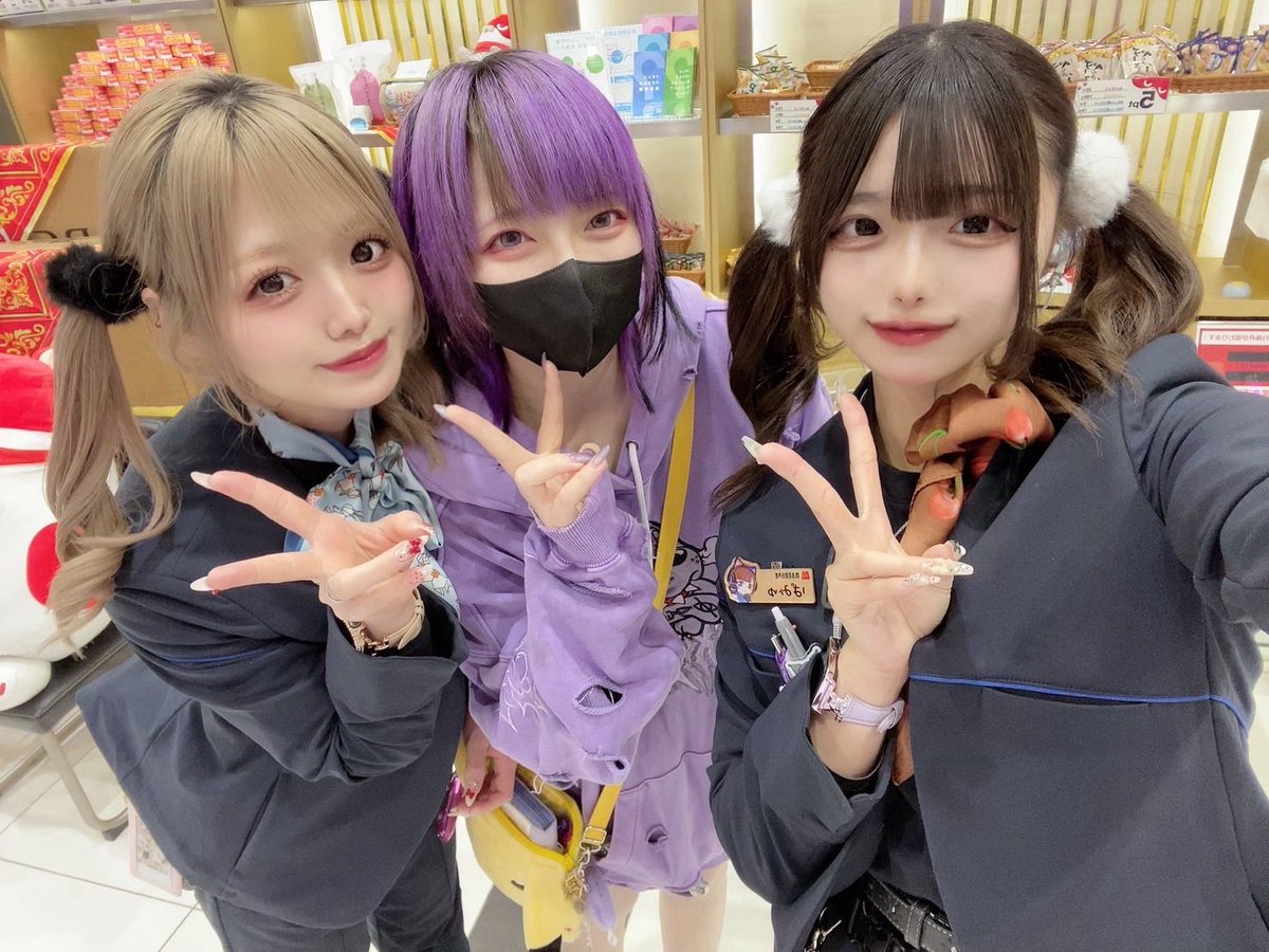 おはよ〜！͈ᴗ̀ ̫ᴗ́ ͈ あしなちゃんっ♡ 髪の毛が変わっててかわちい